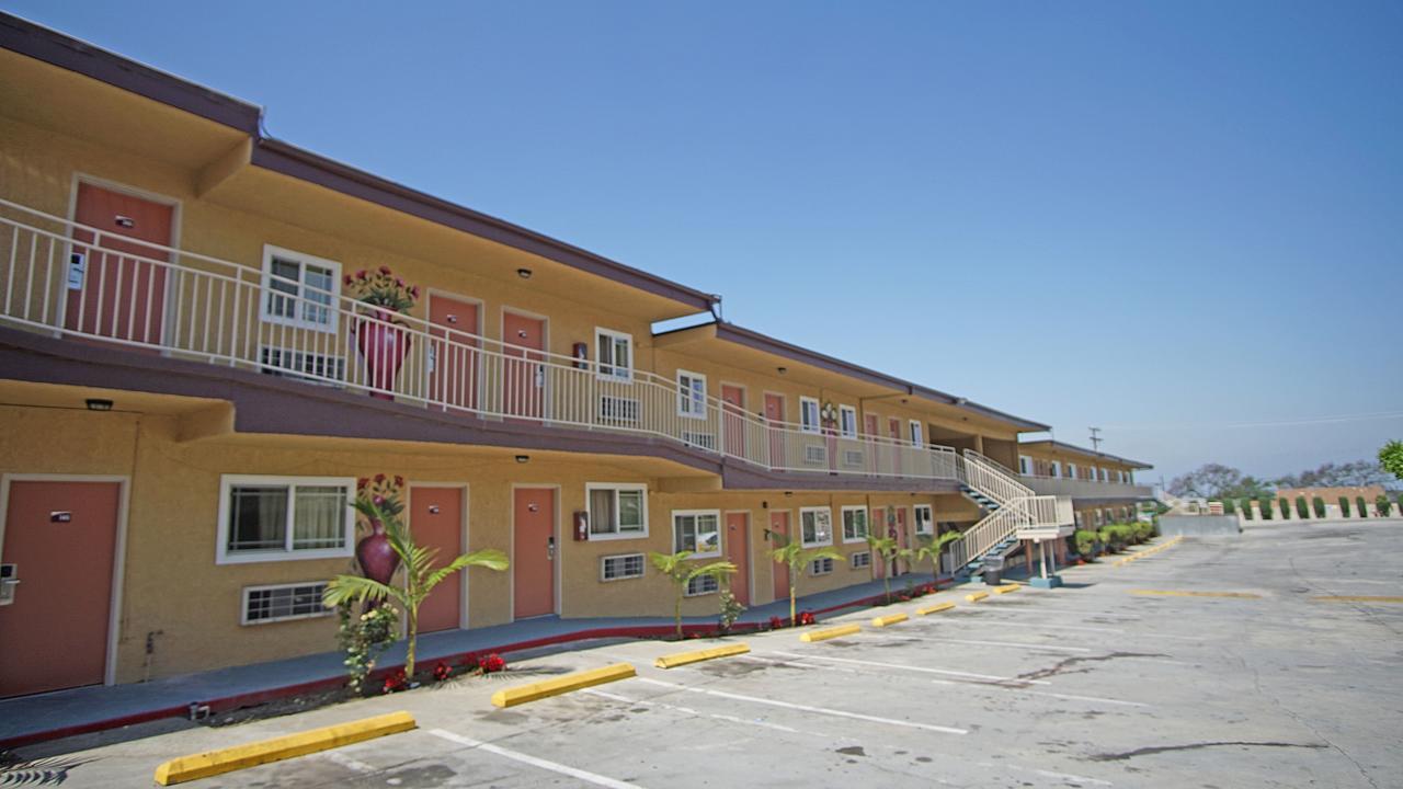 Los Angeles Inn & Suites - Lax West Athens Exterior photo